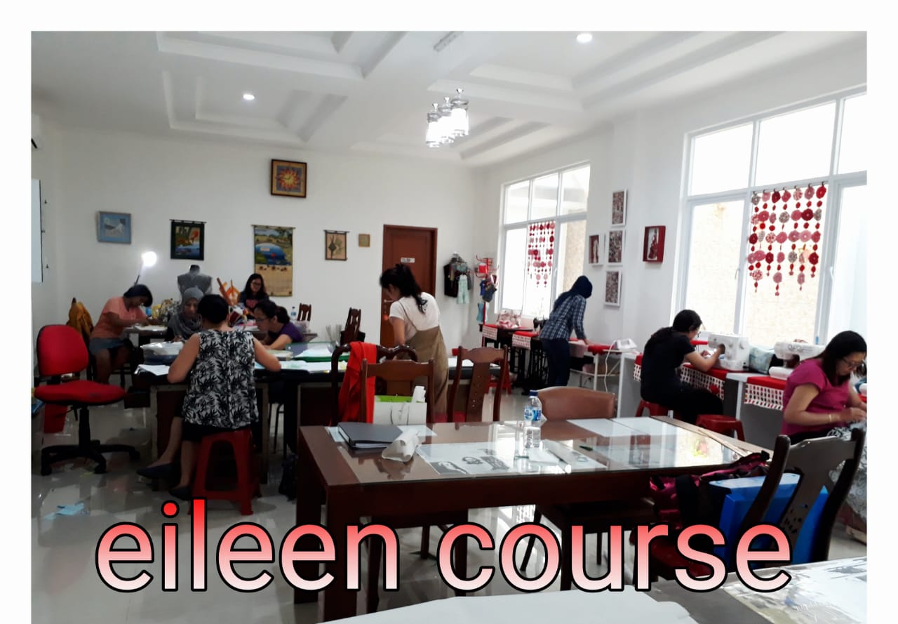 Kegiatan belajar menjahit di Eileen Course